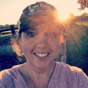 Meet your Posher, Adrienne